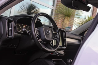 Volvo XC40 1.5 T3 Momentum Pro | 1e eigenaar | NL auto | Inc btw | Cruise control | Climate control | LED | Navigatie | Bluetooth | 18 inch | Trekhaak | Half leer | 163 pk / 38