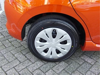 Suzuki Swift 1.2 COMFORT SMART HYBRID  Direct Leverbaar | Tot 10 JAAR GARANTIE!  Inclusief € 2.200,- Voorraad Voordeel / 27