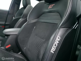 Ford Focus Wagon 2.3 ST-3 / Performance Pack / Pano / HUD / 10