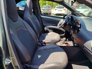 Toyota Aygo X LIMITED AUTOMAAT CABRIO NL-AUTO 18"LM-VELGEN PRIVACY-GLASS JBL-AUDIO HALF-LEDER STOELVERW. / 10