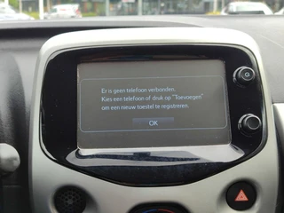 Toyota Aygo 1.0 VVT-i X-WAVE CABRIO / 23