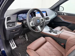 BMW X5 xDrive45e High Executive BOMVOL! | PANO | HARMAN KARDON | LASER LED | ELEK. ACHTER KLEP | ELEK. TREKHAAK | STOELVERWARMING | ELEK. MEM. SEAT | ACHTERUITRIJCAMERA | 22'' VELGEN | RIJKLAAR PRIJS + 12 MND BOVAG GARANTIE | / 21