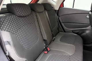 Renault Captur 0.9 TCe Intens | Achteruitrijcamera | Cruise control | Airco | Navigatie | Parkeersensoren | Spraakherkening | Digitale cockpit | / 17