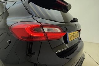 Ford Fiesta 1.0 EcoBoost ST-Line | Panoramisch Schuifdak | Climate control | Navigatie | Lichtmetalen velgen| Parkeersensoren | Keyless start | Extra getint glas / 19