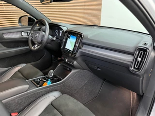 Volvo XC40 1.5 T3 R-Design | Pano | Winterpakket | Elektr voorstoelen+memory | Camera | Carplay / 7