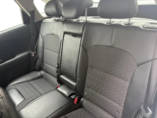 Kia Niro 1.6 GDi Hybrid DynamicLine | Navigatie | Apple Carplay / Android Auto | Climate Control | Achterruitrij Camera | Lichtmetalen Velgen | / 27