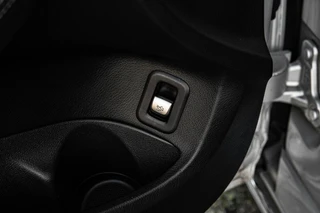 Mercedes-Benz C-klasse Estate 180 Prestige | Panoramadak | Trekhaak | LED | Stoelverwarming | Dodehoekdetectie | Dealeronderhouden / 35
