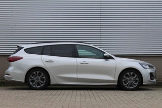 Ford Focus Wagon 1.0 EcoBoost Hybrid ST Line X  | BLIS | Head-Up | Trekhaak | Adaptieve cruise / 2
