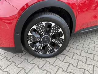 Fiat 600 1.2 Hybrid La Prima *ACC & Massage* / 38
