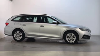 Škoda Octavia Combi 1.0 TSI 110pk Ambition Navigatie Parkeersensoren App-Connect DAB+ / 12