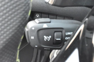 Peugeot 2008 Hybrid 145 EAT8 GT  | Automaat | Navigatie | Airco | Parkeerhulp | / 11