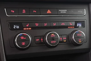 SEAT Ateca 1.5 TSI Style Business Intense Automaat Trekhaak Stoelverwarming Virtual Dodehoek / 43