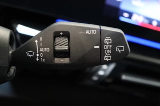 BMW X1 sDrive18i High Executive Automaat  / Widescreen Display / Stoelverwarming / Leder / Climate Control / Driving Assistant Plus / Cruise Control / Leder / Achteruitrijcamera / 17 Inch / Adaptieve LED koplampen / 37