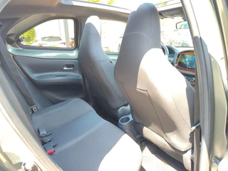 Toyota Aygo X LIMITED AUTOMAAT CABRIO NL-AUTO 18"LM-VELGEN PRIVACY-GLASS JBL-AUDIO HALF-LEDER STOELVERW. / 27