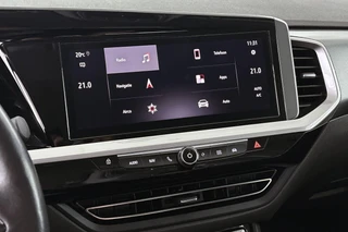 Opel Grandland 1.6 Turbo Plug-In Hybrid 4x4 Ultimate 300 PK Afneembare Trekhaak Stoel-Stuurverwarming / 15