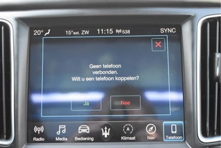 Maserati Levante 3.0 V6 AWD GranLusso 350 pk Facelift Driver ass.Pack 1 | Open dak | Harman/Kardon | Camera | Luchtvering | Carplay | Keyless | DAB | Full LED | 20" / 65