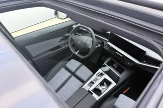 Opel Grandland Electric GS 73 kWh | Stoelverwarming | Verwarmd stuurwiel | Adaptieve Cruise Control | 360° Camera | Panoramisch schuif/kantel dak | Matrix LED koplampen | 20'' Lichtmetalen velgen / 21