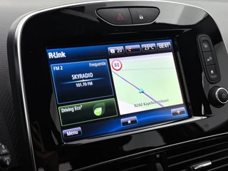 Renault Clio 0.9 TCe Bose | Trekhaak | Camera | Navigatie | Cruise Control | Climate Control | Parkeersensoren / 24