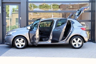 Renault Clio 1.2 Dynamique 120 PK Automaat | Trekhaak | Navigatie | Airco | Parkeersensoren | 16" LM / 23