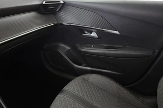 Peugeot 208 1.2 Hybrid 100 e-DCS6 Allure NL Auto Apple CarPlay Parkeersensoren / 31