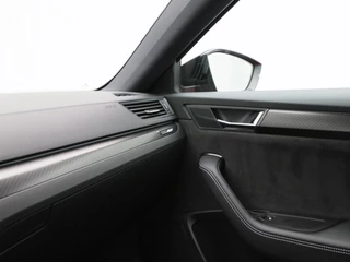 Škoda Superb Combi 1.5 TSi 150 Pk Automaat Sportline Business | Panoramadak | Trekhaak | Virtual Cockpit | Adaptive Cruise | Camera | LED | 19 Inch | 53.466 Km! / 35