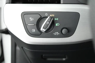 Audi A5 Cabriolet 35 TFSI 150pk S edition Nekverwarming Stoelverwarming Leder Virtual Cockpit Matrix Led 2x S-Line / 13