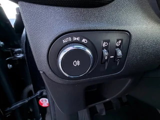 Opel Crossland X 1.2 Selection Cruise / Stoelverw. / Stuurverw. / Onderhoud kompleet . / 19