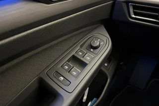 Volkswagen Golf 1.4 eHybrid Style 204pk | DSG | Trekhaak | Navigatie | Comfortstoel | Apple Carplay/Android Auto | Adapt. Cruise control | Climate control | LED koplampen / 21
