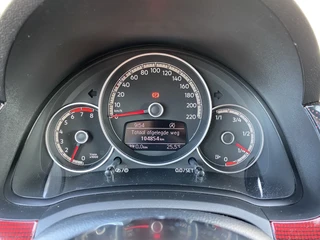 Volkswagen up! 1.0 TSI GTI 116 pk  | 17 inch lichtmetaal | stoelverwarming | climate control | zwart dak-spiegels | NL auto / 34