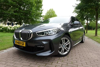 BMW 1 Serie 118i High Executive M-Sport  | Panodak | Stoelverw. | LED | DAB | Camera | BTW | / 2