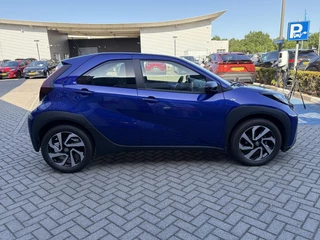Toyota Aygo X PLAY / 2