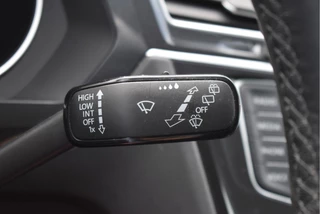 Volkswagen Tiguan 1.4 TSI ACT 150 pk Connected Series  NL-Auto | DAB | Elekt.trekhaak | Carplay | Cruise Control | Climate Control | NAP / 41