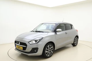 Suzuki Swift 1.2 Style Smart Hybrid 83pk | Navigatie | Climate Control | Cruise Control | Stoelverwarming | Camera | Lichtmetalen Velgen | Apple Carplay - Android Auto