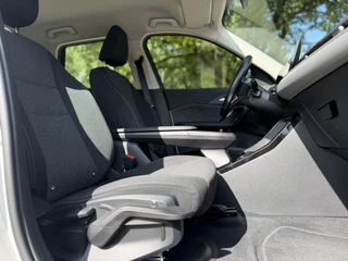 BMW iX1 xDrive30 Launch Edition 67 kWh | HUD | 360 | Keyless | BTW | LED | / 7
