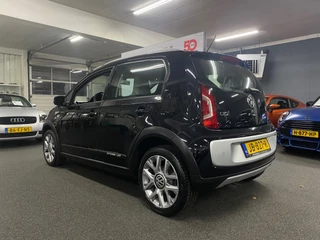 Volkswagen Up! 1.0 cross up! BlueMotion/ Nederlandse auto/ 5 deurs/ Parkeersensoren voor en achter/ Bluetooth / Airco / 4