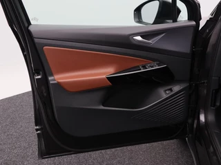 Volkswagen ID.4 First Max 77 kWh | Stoel/Stuurverwarming | Panorama dak | IQ Light | 360 Camera | Adaptive cruise | 21 Inch / 19