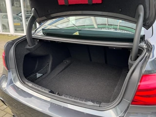 BMW 3 Serie 318i Executive M Sport I Navigatie I Trekhaak I Xenon I Dealer ond. I NL auto / 26