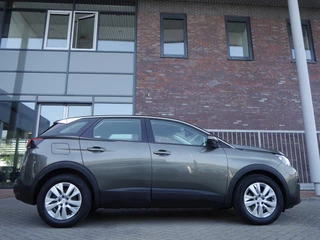 Peugeot 3008 1.2 PureTech Blue Lease Executive | Trekhaak | Navigatie | Climate control | Lichtmetalen velgen | Cruise control | Parkeersensoren achter | Apple carplay/Android auto / 2