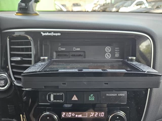 Mitsubishi Outlander 2.0 Instyle AUTOMAAT AIRCO NAVI CAMERA TEL / 36