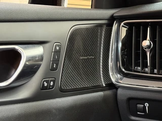 Volvo V60 2.0 B3 R-Design | Panoramadak | Harman Kardon | 360 Camera | Apple carplay & Android Auto / 16