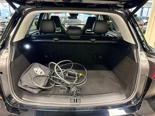 MG EHS 1.5 TGDI Luxury / Leder / Panoramadak / 360camera / 17