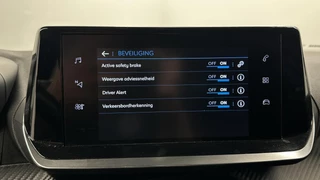 Peugeot 2008 1.2 PureTech Blue Lease Active NAVI CRUISE CARPLAY / 32