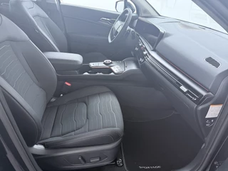 Kia Sportage 1.6 T-GDi Plug-in Hybrid AWD DynamicPlusLine  €5.000,- voordeel - Schuif-/Kanteldak - Apple Carplay/Android Auto - Stoel-/Stuurverwarming - Privacy Glass 7 Jaar of 150.000km Fabrieksgarantie / 41