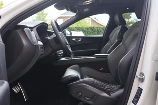 Volvo XC60 T6 Recharge AWD R-Design | Trekhaak | Parkeercamera |Panoramadak | Longe Range | Keyless / 22