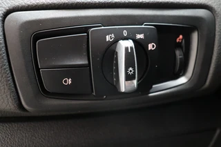 BMW 2 Serie Active Tourer 220i Executive Automaat  / Navigatiesysteem / Adaptieve LED koplampen / Hifi / Stoelverwarming / 16 Inch / Parkeersensoren voor+achter / Bluetooth / Cruise Control / Elektrische Achterklep / Verstelbare Achterbank / 29