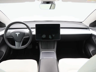 Tesla Model 3 Standard RWD Plus 60 kWh 238 Pk | Stoelverwarming | Panoramadak | Camera | Adaptive Cruise | 18 Inch | 41.788 Km !! / 30