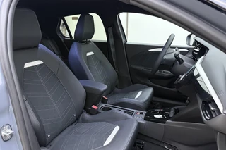 Opel Corsa 1.2 Turbo 145pk Automaat Hybrid Ultimate | DEMO | Tot 8 jaar garantie | Navigatie | Climate control | Stoelverwarming | Keyless Entry | Camera | Parkeersensoren | Alcantara bekleding | Zwart dak | 17" Lichtmetalen velgen / 8