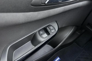 Opel Corsa 1.0 Turbo Business+ 90pk | 5 Deurs |  Airco | Trekhaak | Lichtmetalen Velgen | Bluetooth | Lage Kilometerstand / 17