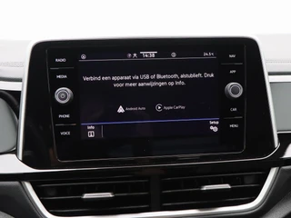 Volkswagen T-Roc 1.5 TSi R-Line Business 150 Pk Automaat | Trekhaak | Carplay | Virtual Cockpit | Adaptive Cruise | Keyless | Elektrische Achterklep | 18 Inch / 30