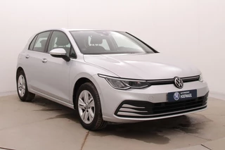 Volkswagen Golf 1.5 eTSI Life Business | Automaat | Adaptive cruise | Stoelverwarming | CarPlay | Camera | Trekhaak / 7